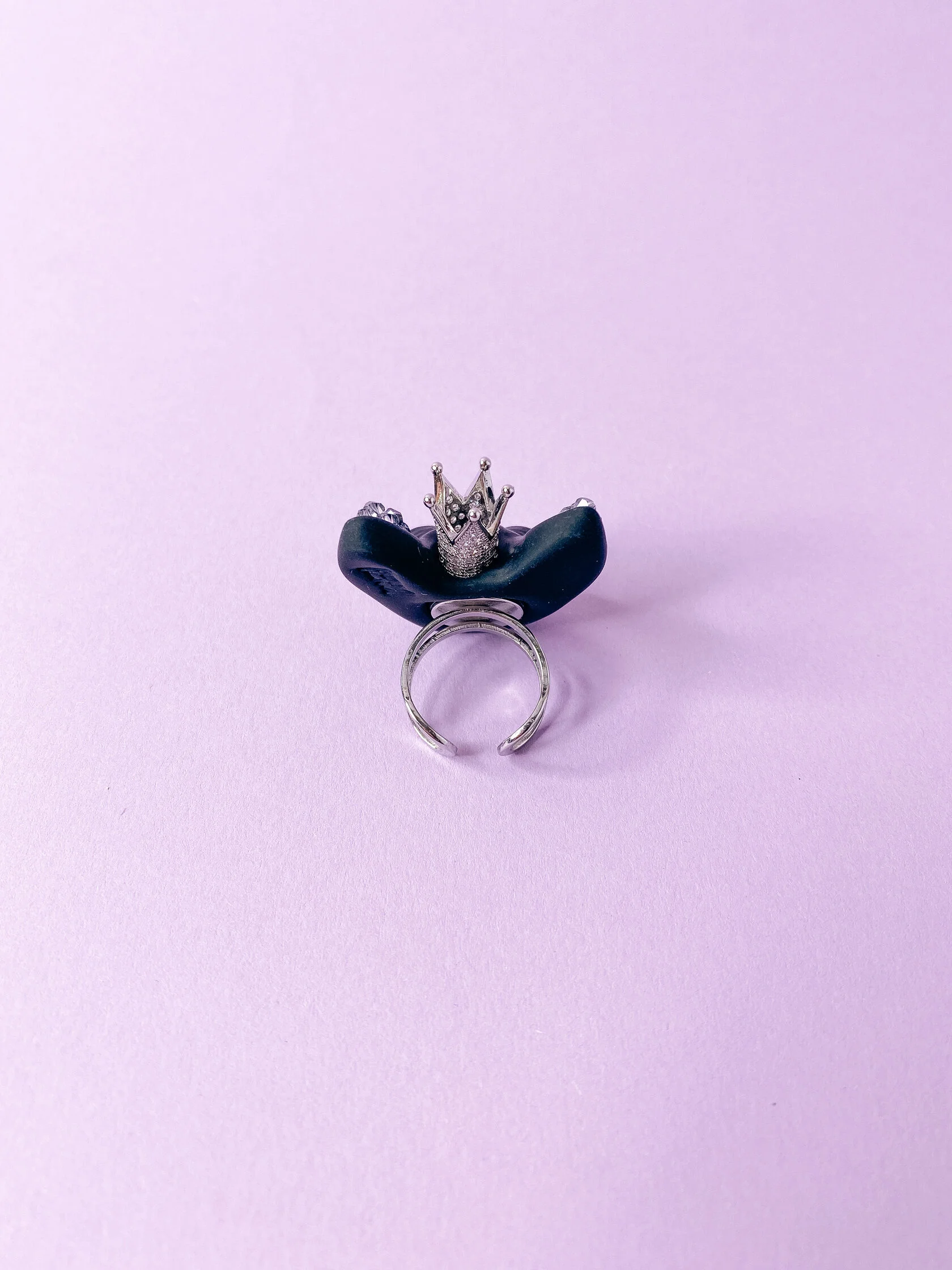 Кольцо с чёрной кошкой в короне (бижутерия) WAN LAV