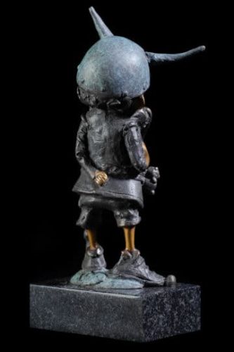 Скульптура "Викинг-чихун" из серии "Яблочная принцесса и 7 гномов" АНДРЕЙ ОСТАШОВ