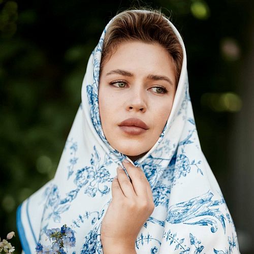 Платок "Dvoryanskoe Gnezdo / Дворянское Гнездо" голубой, шелк RUSSKAYA SKAZKA / РУССКАЯ СКАЗКА