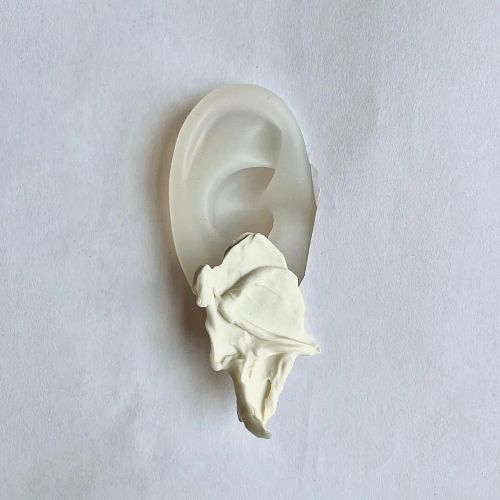 Моно - серьга из фарфора "Мазок Коровина" средняя, белая RES OBJECTS