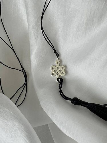 Подвеска "Бесконечный узел" на черной нити с кисточкой MS.MARBLE