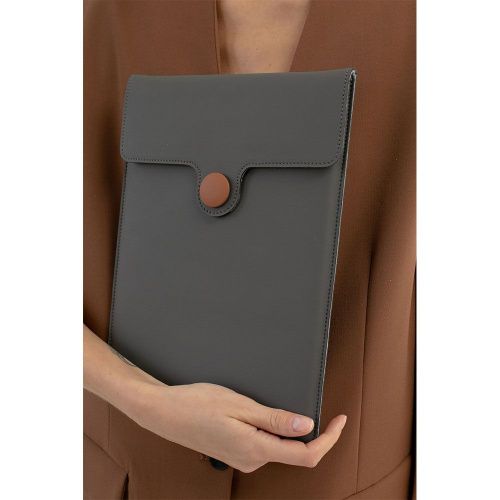 Чехол для MacBook графитовый с коричневой пуговицей HOUSY STORE