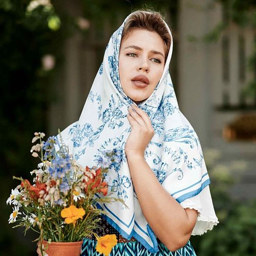 Платок "Dvoryanskoe Gnezdo / Дворянское Гнездо" голубой, шелк RUSSKAYA SKAZKA / РУССКАЯ СКАЗКА