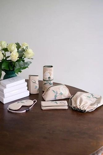 Пауч "Белая роза" бежевый MASHU POUCH