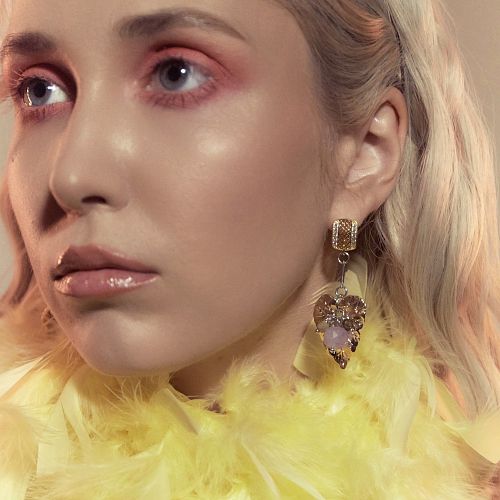 Серьги - лепестки позолоченные с натуральными камнями ANNA SKOROKHODOVA ACCESSORIZE / АННА СКОРОХОДОВА. АКСЕССУАРЫ
